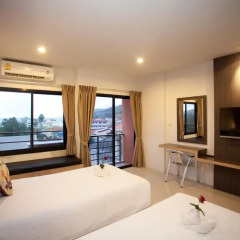 Chill Patong Hotel 3* Улучшенный номер с двуспальной кроватью
