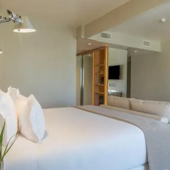 Отель NH Collection Lisboa Liberdade 4* Улучшенный номер с различными типами кроватей фото 4