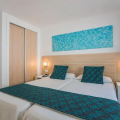Отель Aparthotel Holiday Center 3* Апартаменты с различными типами кроватей фото 5