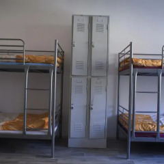 Hostel Fontana Кровать в общем номере с двухъярусной кроватью фото 5