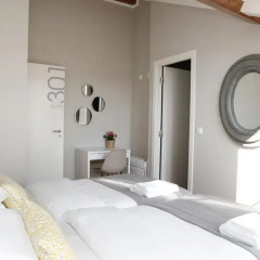 Отель Flores Guest House 4* Стандартный номер с двуспальной кроватью фото 30