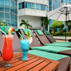 Hotel Windsor Suites & Convention managed by Accor Бангкок бассейн фото 3
