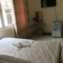 Отель Yen Ngoc Guesthouse Кровать в общем номере фото 7
