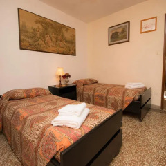 Апартаменты Grimaldi Apartments – Cannaregio, Dorsoduro e Santa Croce комната для гостей фото 5