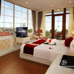 Отель Hanoi Guest House Royal 3* Номер категории Премиум с различными типами кроватей фото 7