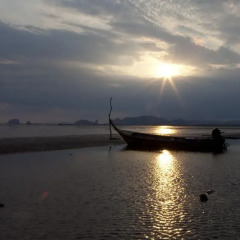 Отель Krabi Sunset Beachfront Sand One пляж