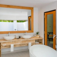 Отель Kihaad Maldives 5* Вилла с различными типами кроватей фото 25