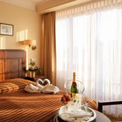 Отель Majestic Plaza 5* Номер Делюкс фото 14