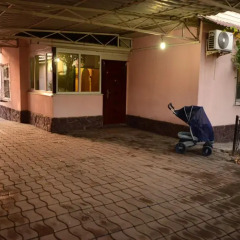 Отель Guest House Domashniy Uyut Кыргызстан, Бишкек - отзывы, цены и фото номеров - забронировать отель Guest House Domashniy Uyut онлайн парковка