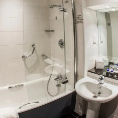 Отель Park Inn by Radisson London Heathrow 4* Улучшенный номер с различными типами кроватей