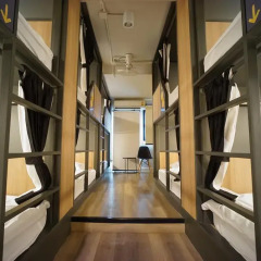BRB Hostel Bangkok Silom Кровать в общем номере с двухъярусной кроватью