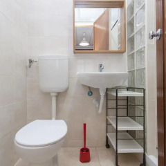 Отель Economy Guest House Saldanha I Португалия, Лиссабон - отзывы, цены и фото номеров - забронировать отель Economy Guest House Saldanha I онлайн ванная