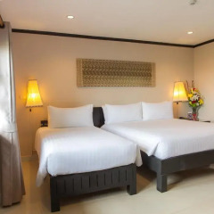 Отель Golden Tulip Essential Pattaya 4* Улучшенный номер с различными типами кроватей фото 34