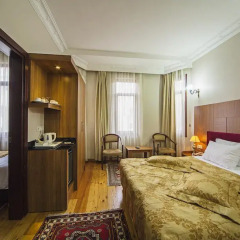 Hippodrome Hotel 3* Стандартный семейный номер с двуспальной кроватью фото 4