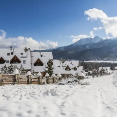 Отель udanypobyt Domy Mountain Premium Косцелиско спортивное сооружение