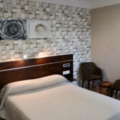 Hotel Des Pyrenees Париж комната для гостей фото 13