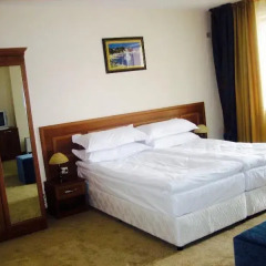 Emerald Hotel комната для гостей