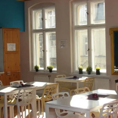 Blooms Boutique Hostel Познань питание