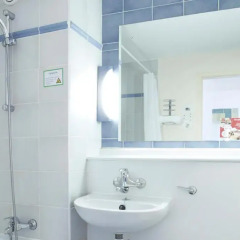 Hotel Campanile Dartford 2* Стандартный номер с различными типами кроватей фото 3