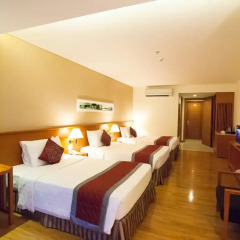 Saigon Hotel 3* Улучшенный номер с различными типами кроватей