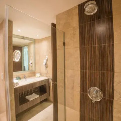 Отель Holiday Inn Select 4* Стандартный номер фото 5