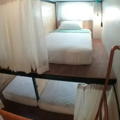 Sleep Owl Hostel Кровать в общем номере с двухъярусной кроватью