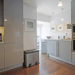 Отель Portuguese Living Chiado Penthouse Лиссабон в номере фото 2