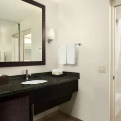 Отель Waikiki Beachcomber by Outrigger 3* Стандартный номер с различными типами кроватей фото 14