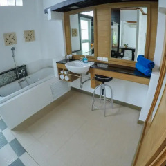 Отель Suriyasom Villa 3* Вилла с различными типами кроватей