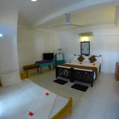 Royal Beach Hotel Хиккадува комната для гостей фото 4