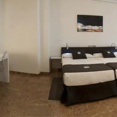 Отель Quo Eraso Aparthotel 3* Апартаменты разные типы кроватей фото 10