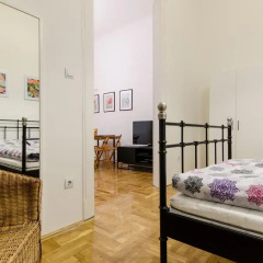 Апартаменты Mustard Apartment комната для гостей фото 3