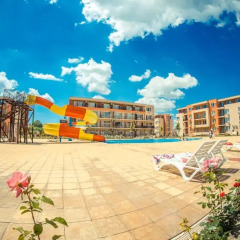 Holiday Garden Hotel пляж фото 2
