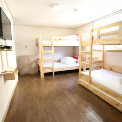 Отель Philstay Itaewon 2* Кровать в мужском общем номере с двухъярусной кроватью фото 9