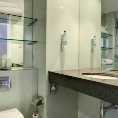 Отель Holiday Inn London - Luton Airport 3* Стандартный номер с различными типами кроватей фото 6