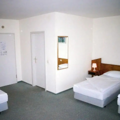 Entrée Hotel Glinde 3* Стандартный номер с 2 отдельными кроватями (общая ванная комната) фото 2