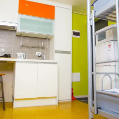 KW Hongdae Hostel Стандартный семейный номер с двуспальной кроватью фото 4