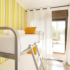Отель Fira Guest House удобства в номере