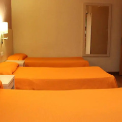 Отель Hostal Fina Испания, Барселона - отзывы, цены и фото номеров - забронировать отель Hostal Fina онлайн комната для гостей фото 5