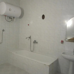 Отель Guest House Adi Doga Албания, Берат - отзывы, цены и фото номеров - забронировать отель Guest House Adi Doga онлайн ванная