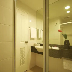 Отель Bangkok Loft Inn 4* Улучшенный номер фото 12