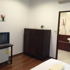 Отель Nawaporn Place Guesthouse 3* Стандартный номер фото 14