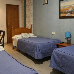 Отель Hostal San Isidro Стандартный номер с различными типами кроватей