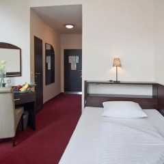Novum Hotel Eleazar City Center 3* Стандартный номер двуспальная кровать