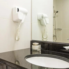 Отель ibis Deira City Centre 3* Стандартный номер с разными типами кроватей фото 3