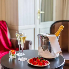 Hotel Barriere Le Majestic 5* Улучшенный люкс с двуспальной кроватью фото 5