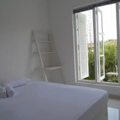 Отель White Villa Ambalangoda 2* Улучшенные апартаменты с различными типами кроватей