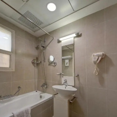Отель Rayan Hotel Corniche ОАЭ, Шарджа - отзывы, цены и фото номеров - забронировать отель Rayan Hotel Corniche онлайн ванная фото 2