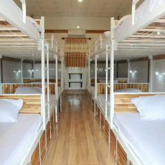 Отель Hoang Nga Guest House 2* Кровать в общем номере с двухъярусной кроватью фото 11