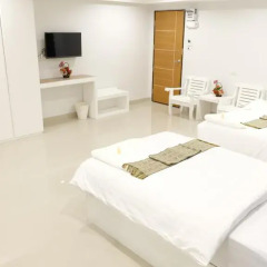 Отель Sunny Residence 3* Стандартный семейный номер с двуспальной кроватью фото 23